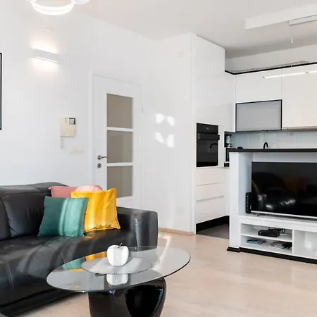 Salvia With Private Jacuzzi Спліт