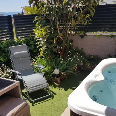 Salvia With Private Jacuzzi Спліт