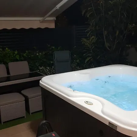 Salvia With Private Jacuzzi